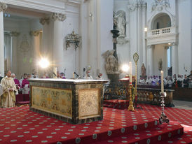 Diakonenweihe im Fuldaer Dom (Foto: Karl-Franz Thiede)